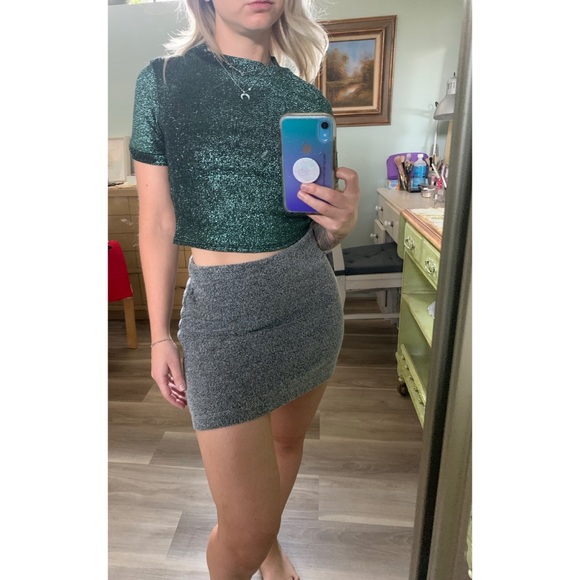 Size 4, TOPSHOP, shimmery green and black crop top - Picture 2 of 12